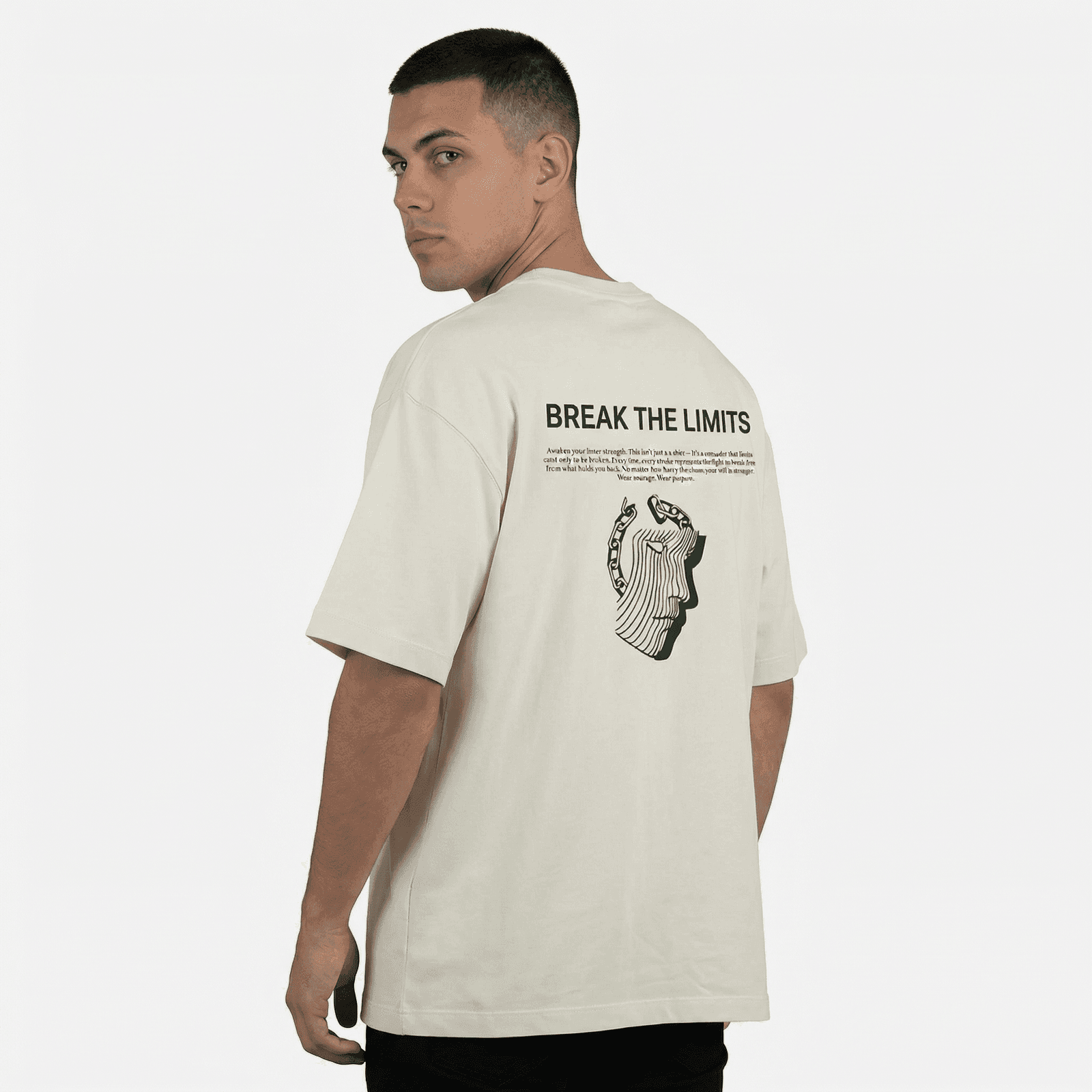 Camiseta P25 - Marfil — en uso