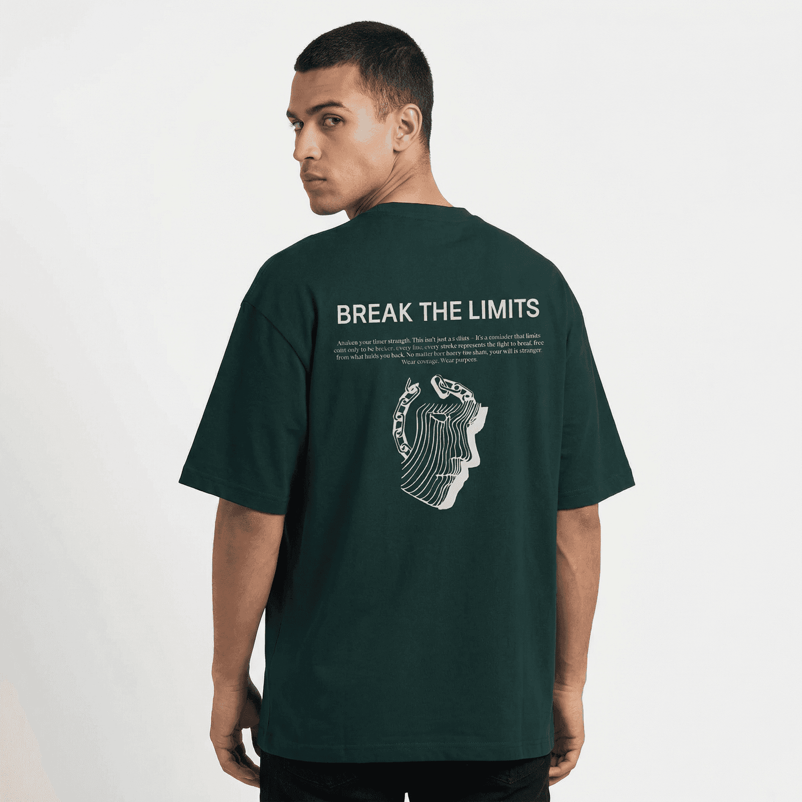 Camiseta Oversize P25 - Verde — en uso